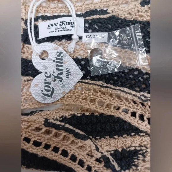 Love Knits NWT Crochet Crop Tan and Black Top Size Small - Picture 6 of 7